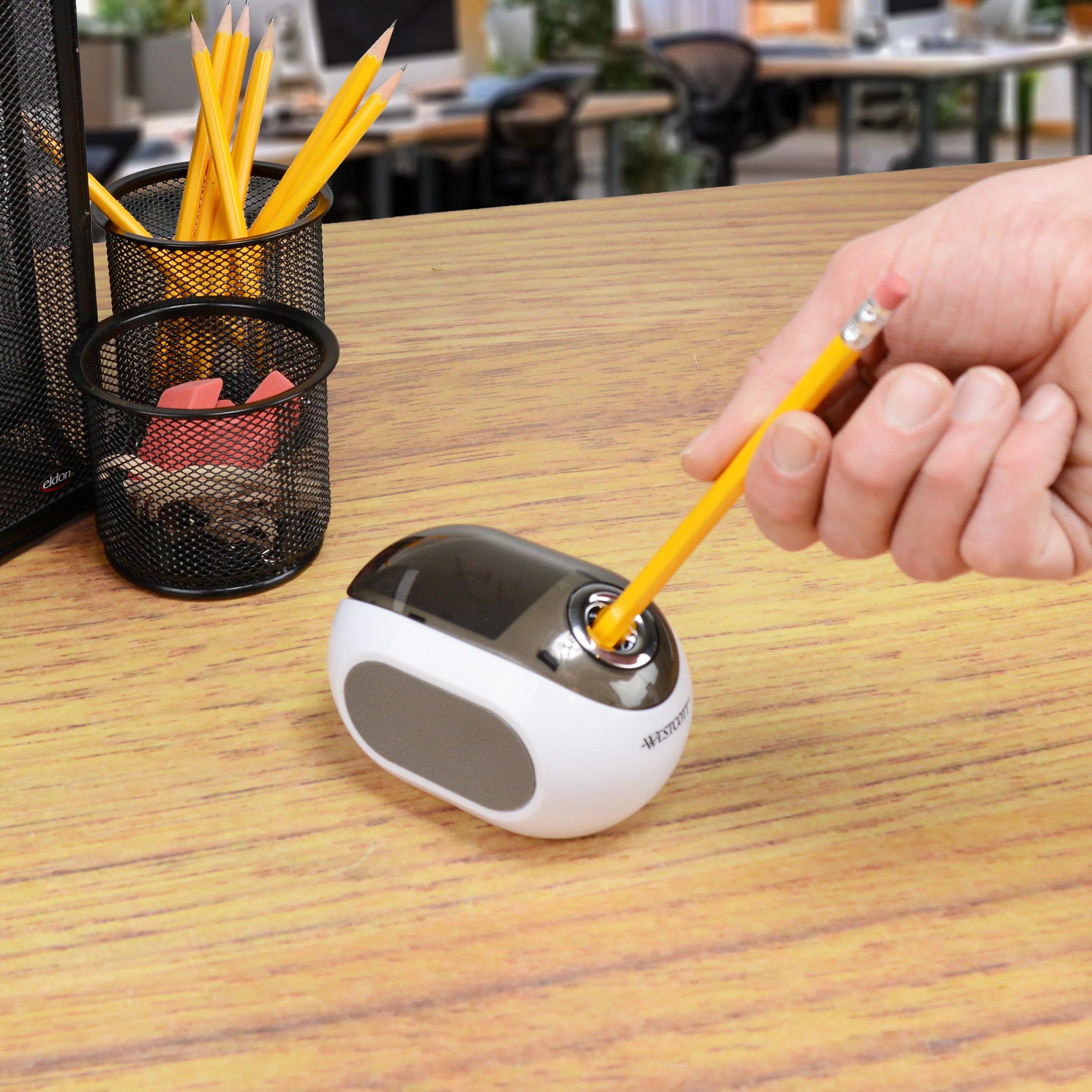 Westcott iPoint Dash Battery Pencil Sharpener, White (00948-PARENT) - Image 7
