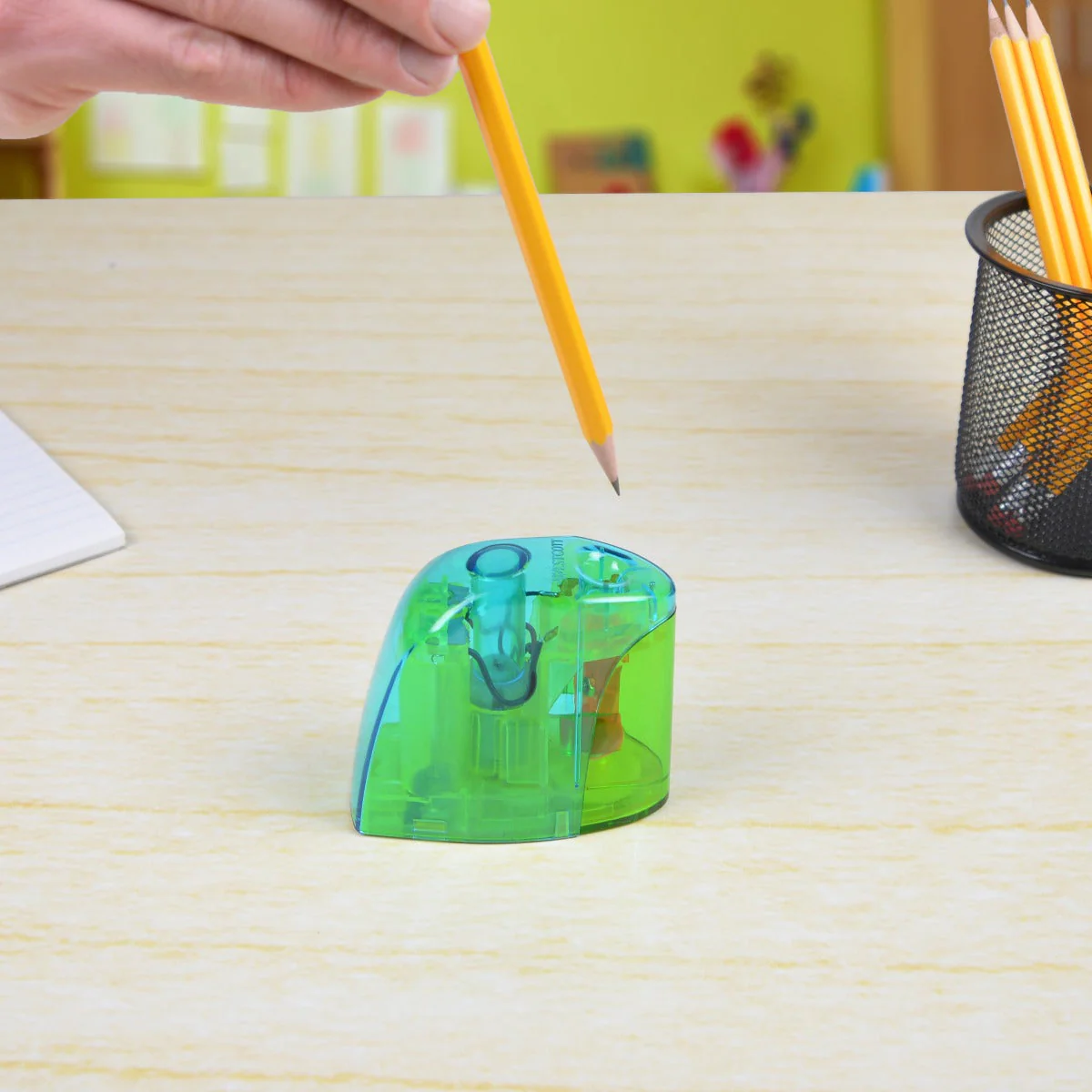 Westcott X-Ray Pencil Sharpener, Assorted Colors (16966) - Image 9